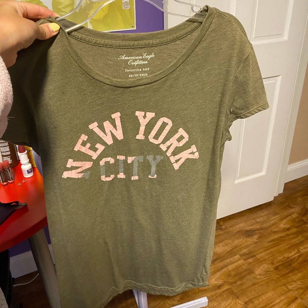 women’s tee!